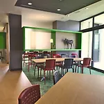 穆兰中心宜必思尚品酒店 3*