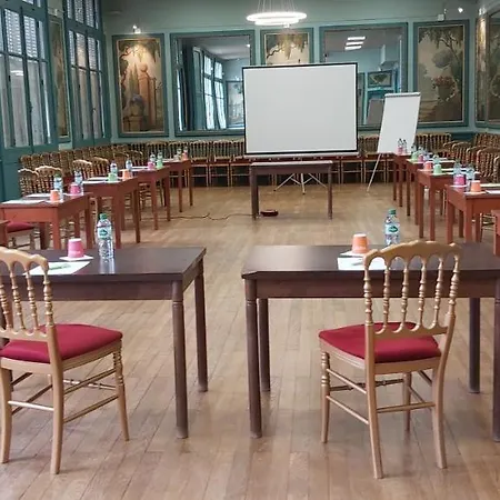 Ibis Styles Centre 3* Мулен