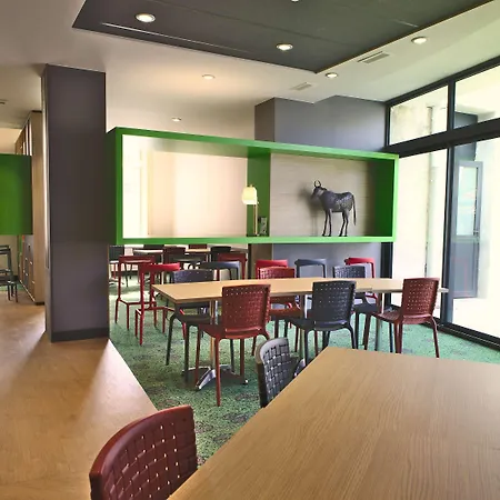 Ibis Styles Centre 3*