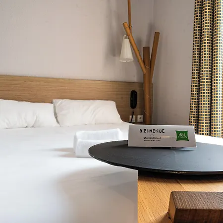 Ibis Styles Centre Отель Мулен