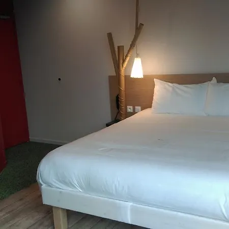 Ibis Styles Centre Отель Мулен