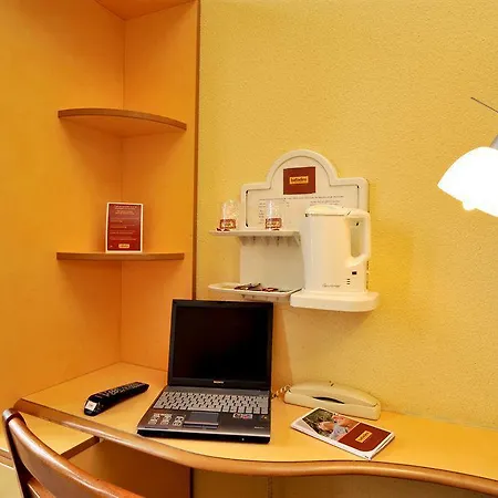 Ibis Styles Centre 3*